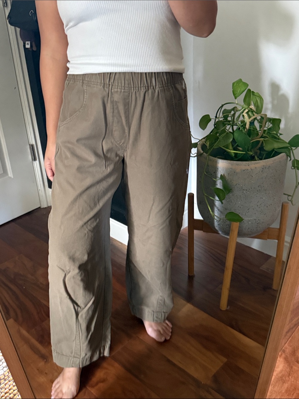 Universal Thread 100% cotton Barrel Leg Twill Pants. S